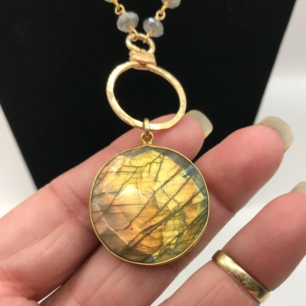 Elegant Long Gold-Tone and Faux Stone Pendant Necklace - Picture 3 of 11